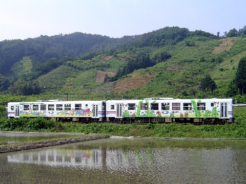 説明: D:\homepage作成関係\NEW\train\tphoto\wakatetsu_suiden.jpg